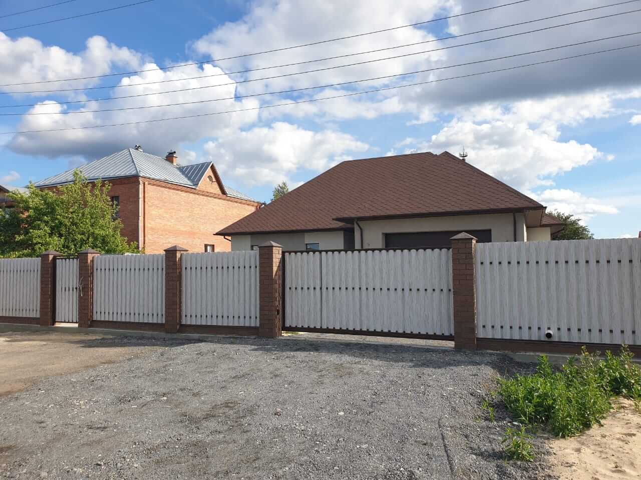забор из штакетника Белёный Дуб фото1 в Новокубанске
