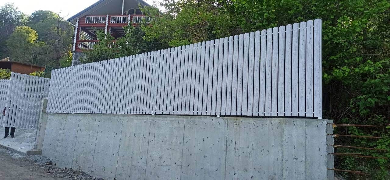 Забор из штакетника 41м в оттенке под дерево Беленый Дуб 2xPrintech двусторонний фото 9 в Новокубанске