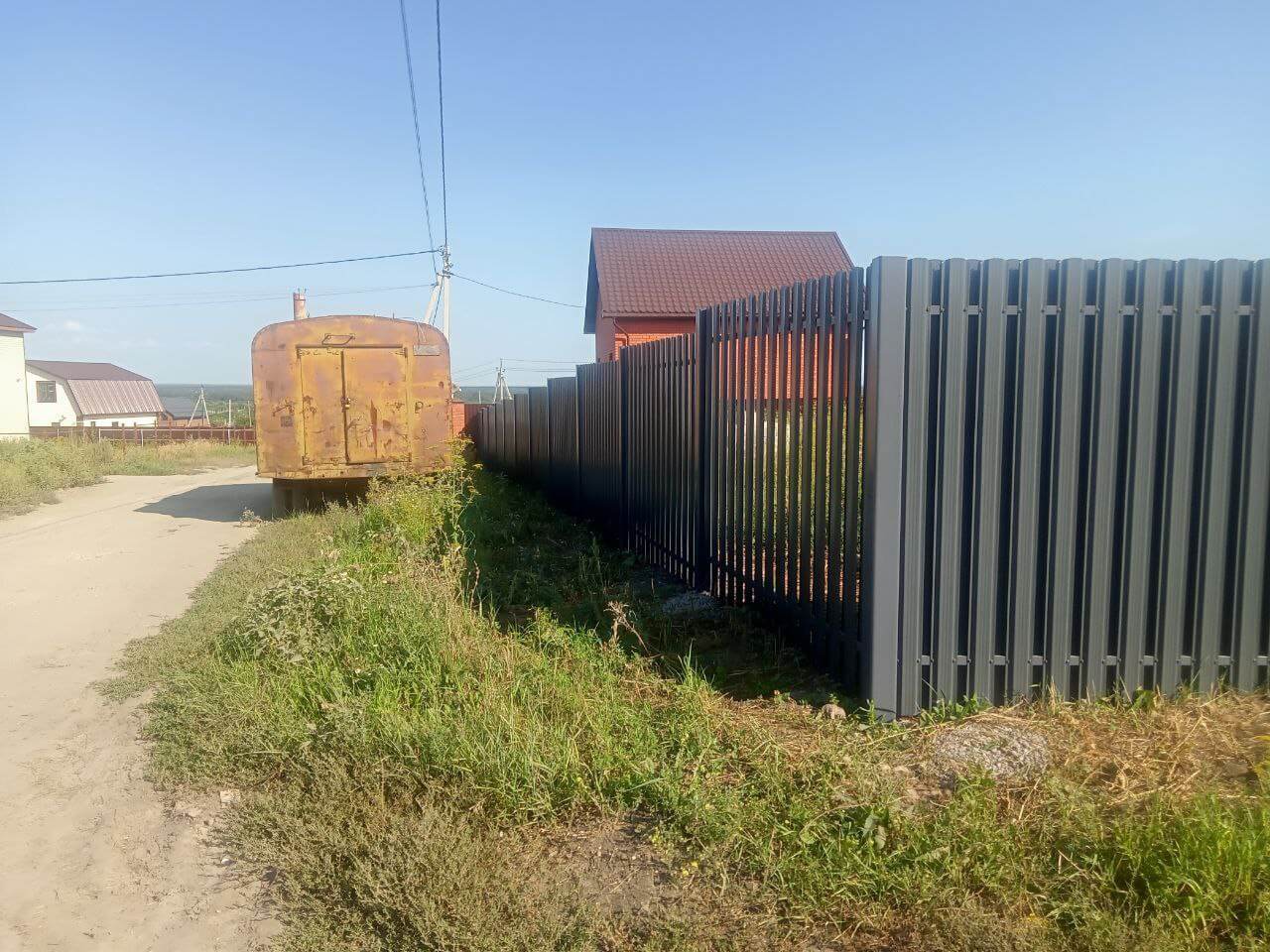 Забор из евроштакетника 21м RAL7024/7024 Серый Графит двусторонний фото 2 в Новокубанске
