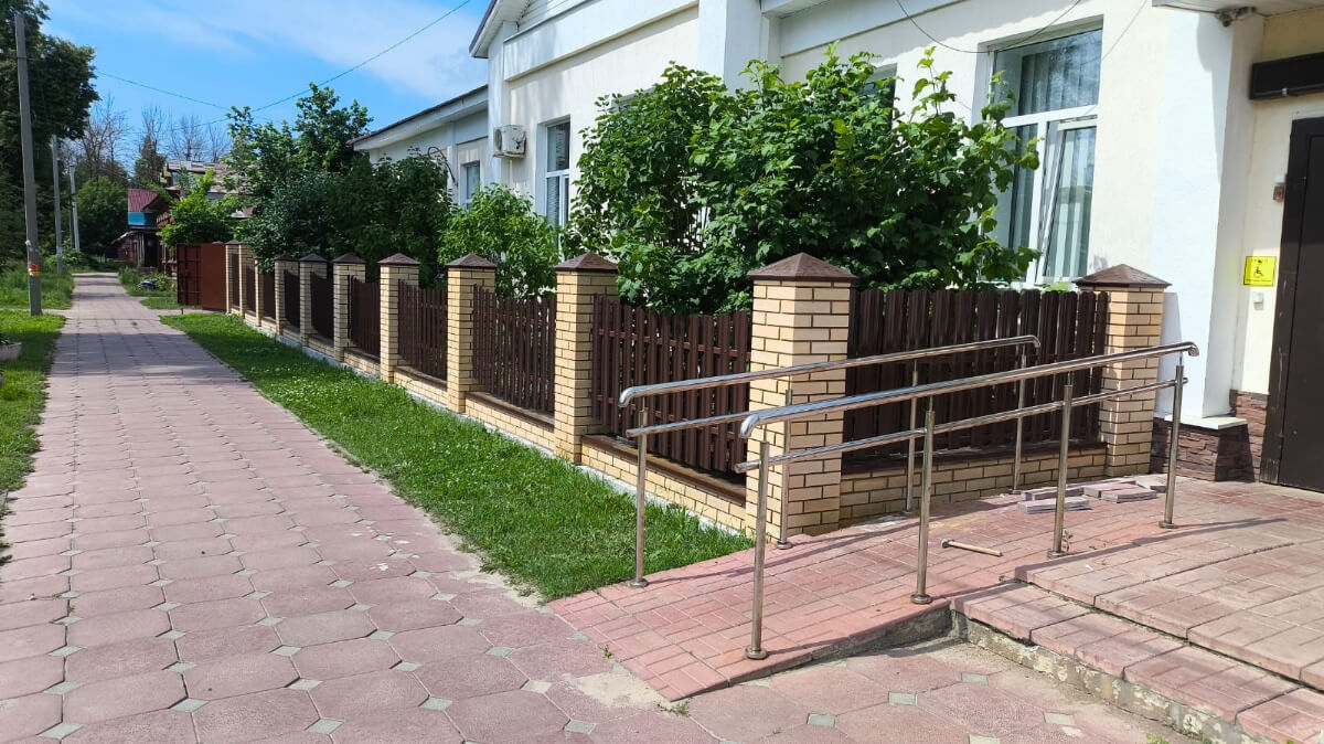 Забор из евроштакетника 17м RAL8017/8017 Шоколад двусторонний в Новокубанске