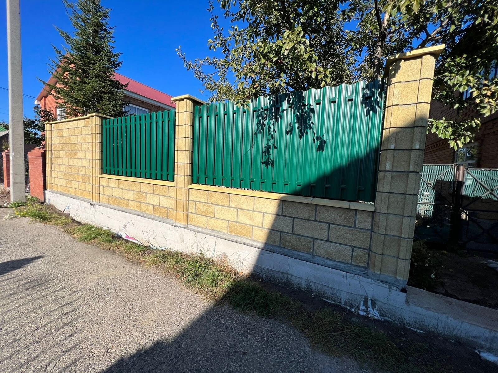 Забор из евроштакетника 22м RAL6005/6005 Зеленый Мох двусторонний фото 4 в Новокубанске