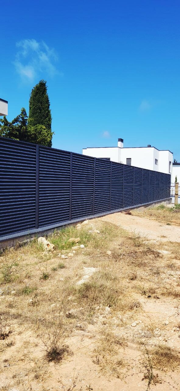 Забор-жалюзи 65м RAL7024/7024 Серый Графит МАТТЕ двусторонний фото 6 в Новокубанске