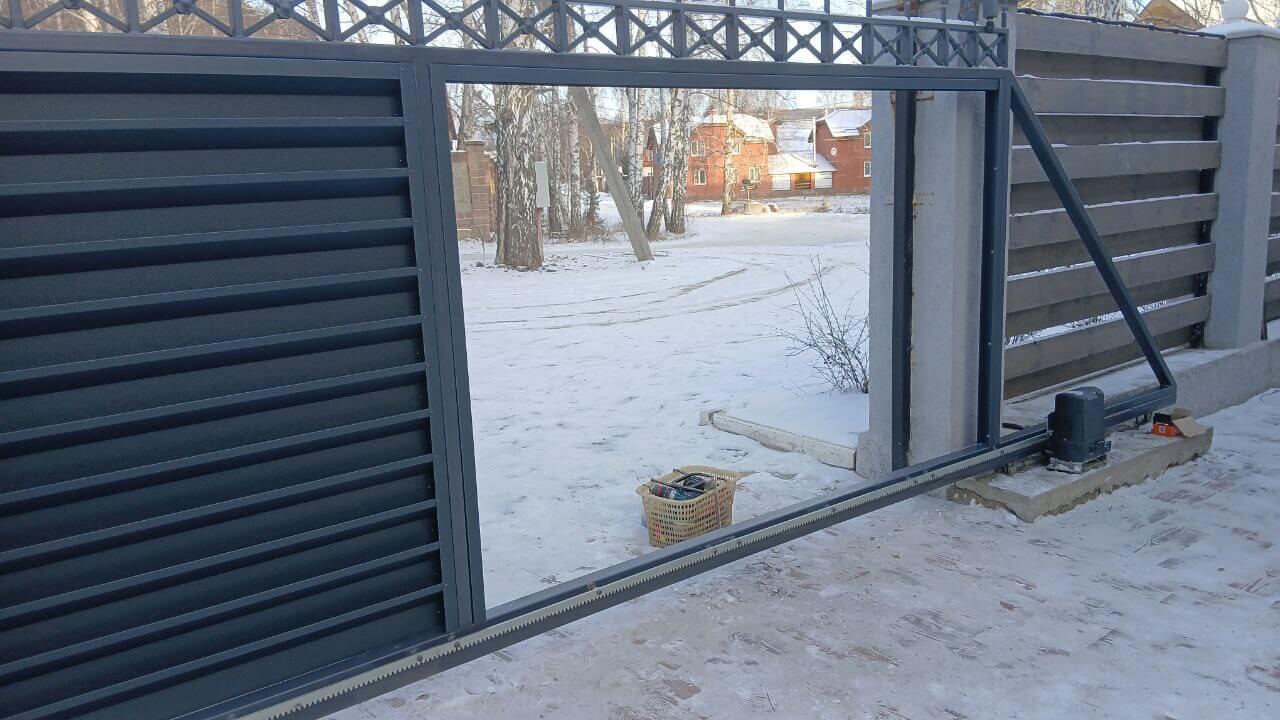 Входная группа из ламелей Хай-Тек RAL7024/7024 Серый Графит двусторонний МАТТЕ фото 10 в Новокубанске