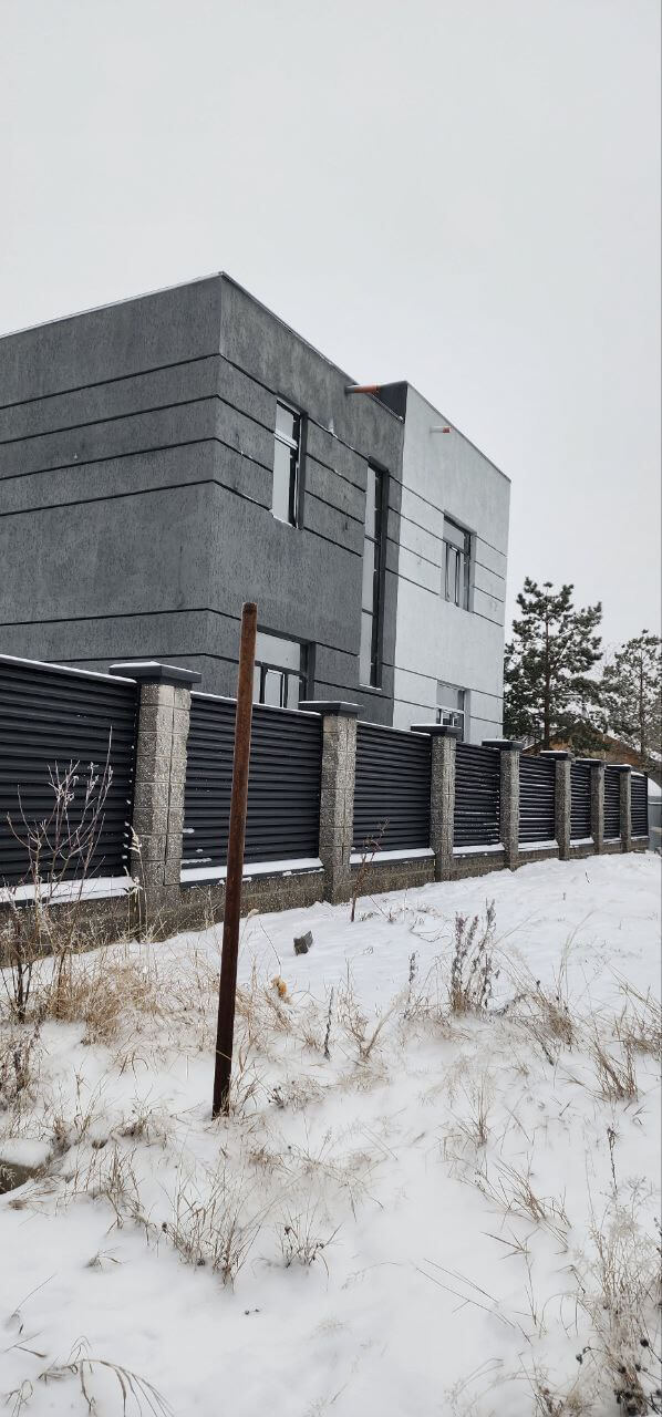 Забор-жалюзи из ламелей ЭКО-Z 66м RAL9005/9005 Черный двусторонний МАТТЕ фото 1 в Новокубанске
